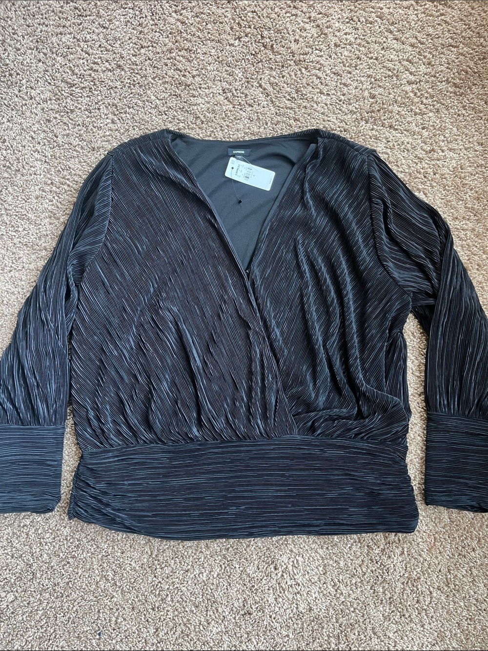 NWT Express Black Pleated Surplice Long Sleeve Top Size XL